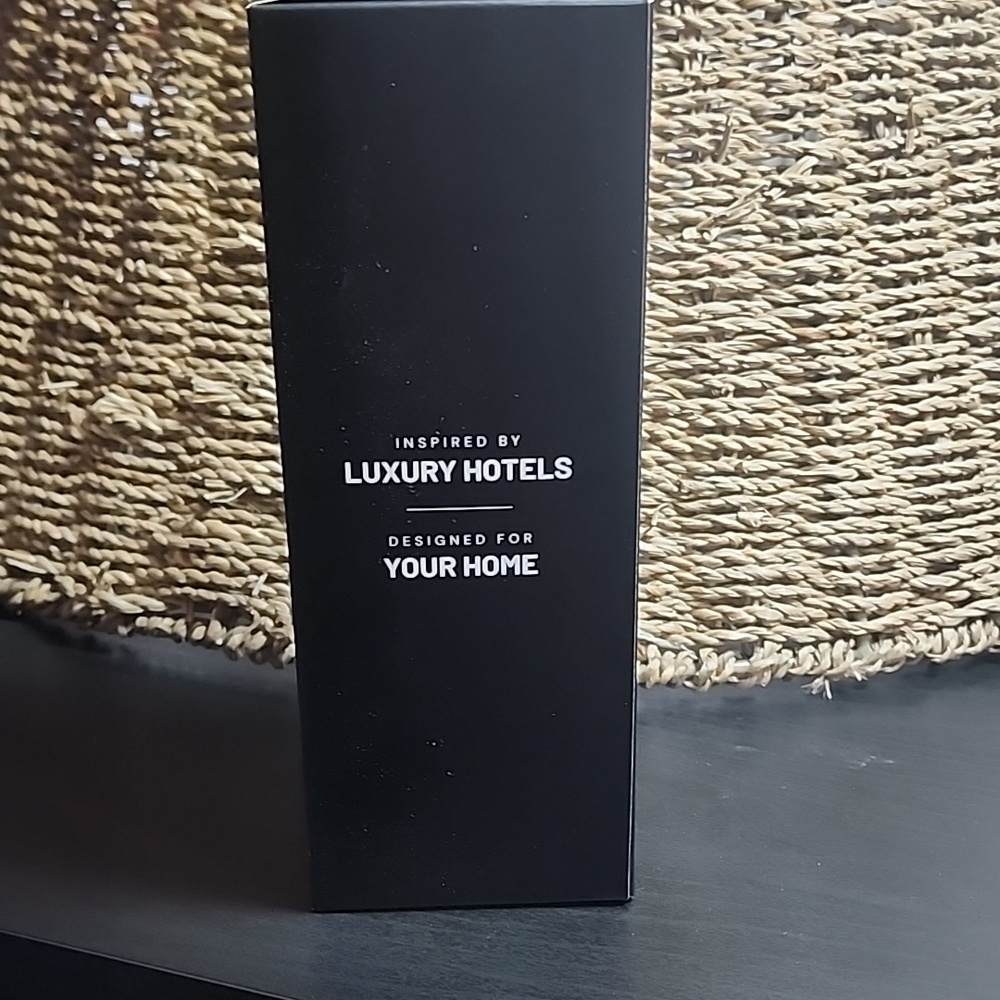 NIB Hotel Collection Reed Diffuser In Echelon Scent Black - Picture 3 of 5